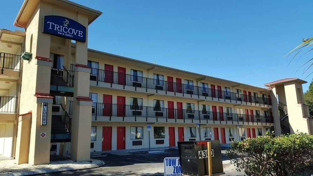 Tricove Inn & Suites Jacksonville Exterior photo